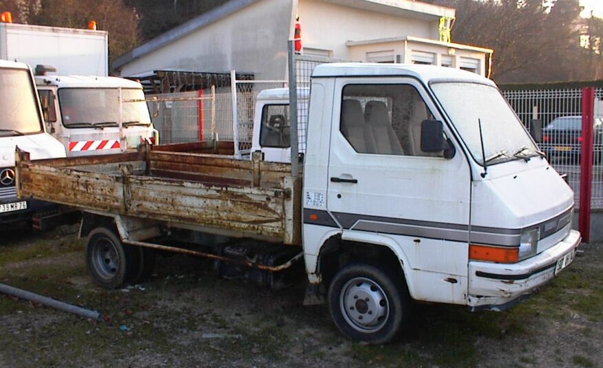 NISSAN TRADE BENNE 3 PL