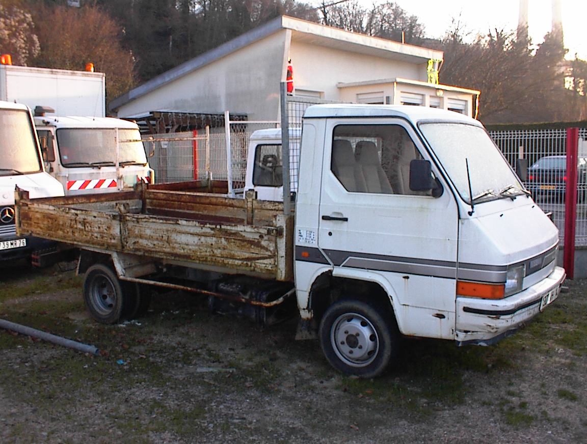 NISSAN TRADE BENNE 3 PL