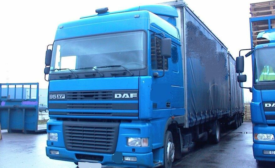 TRACTEUR ROUTIER DAF 95 XF