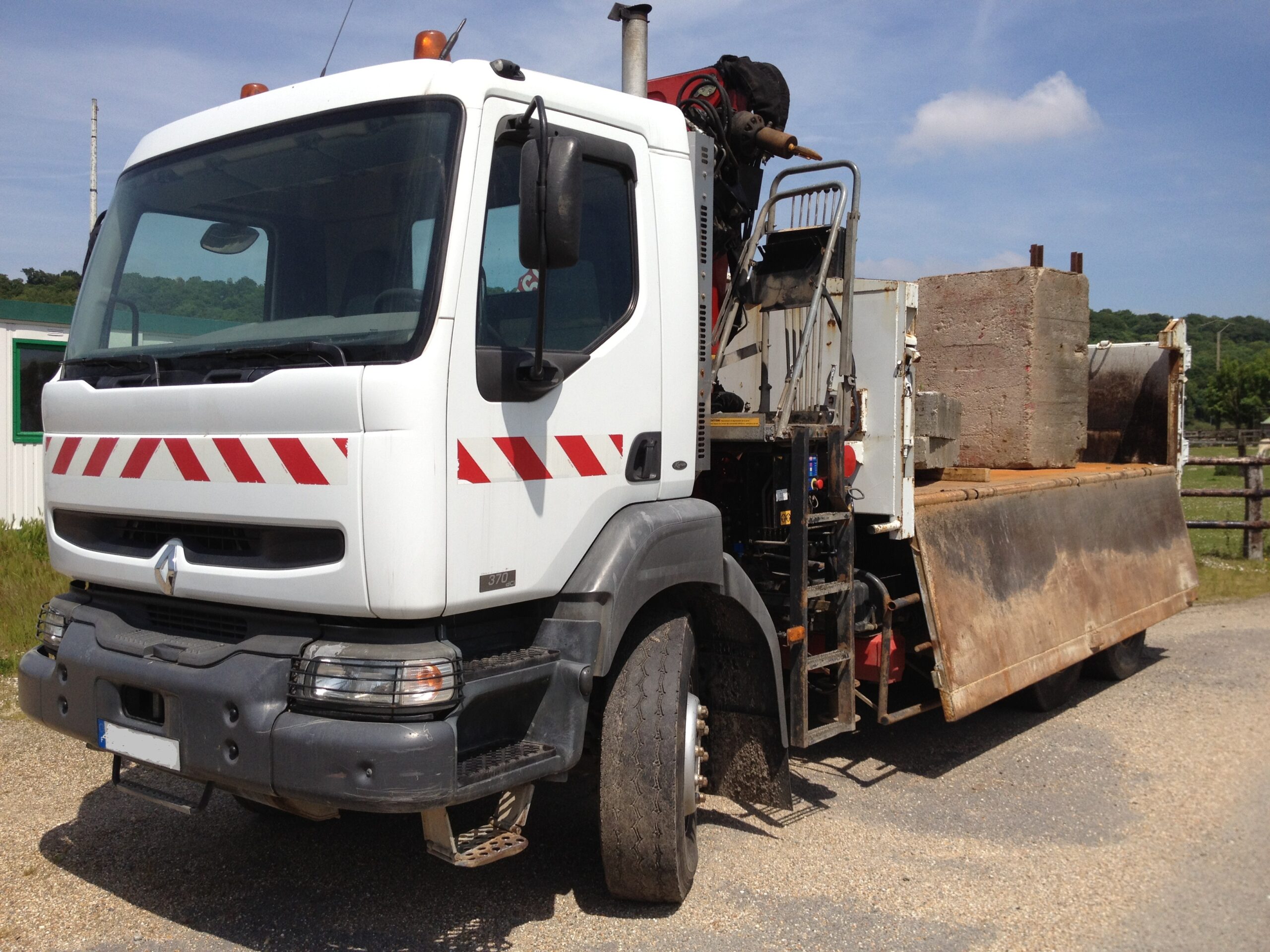 Renault Kerax 370 6X4 bi benne Grue