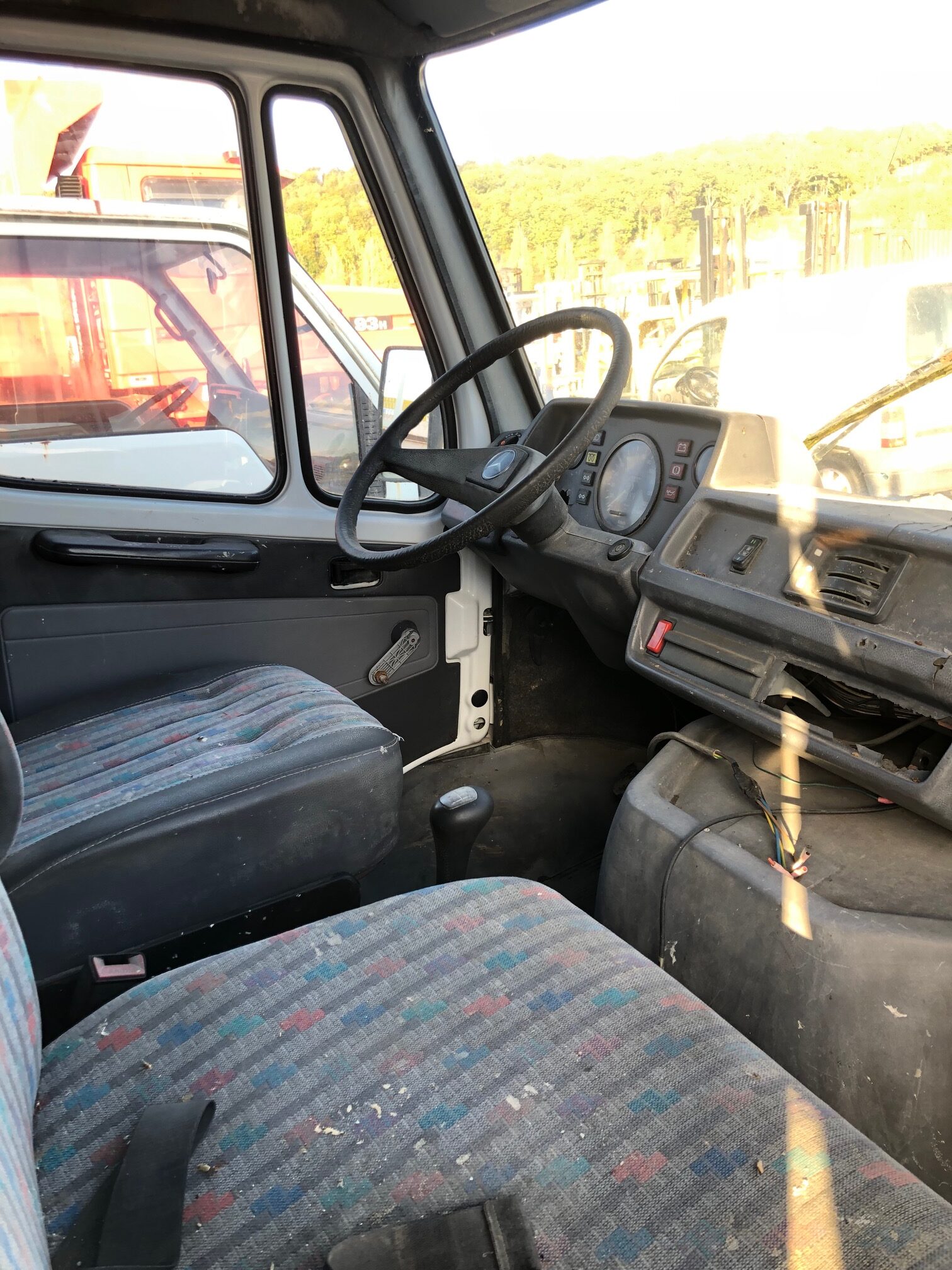 MERCEDES 210 D FOURGON