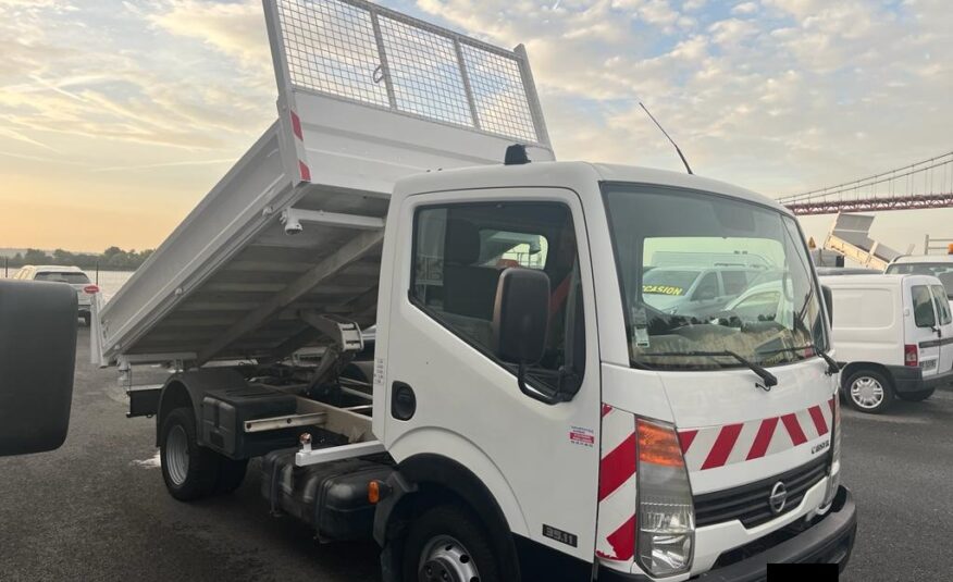 NISSAN CABSTAR TRI-BENNE + TREUIL