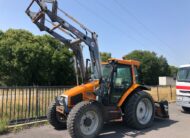 TRACTEUR MASSEY FERGUSON avec bras de levage