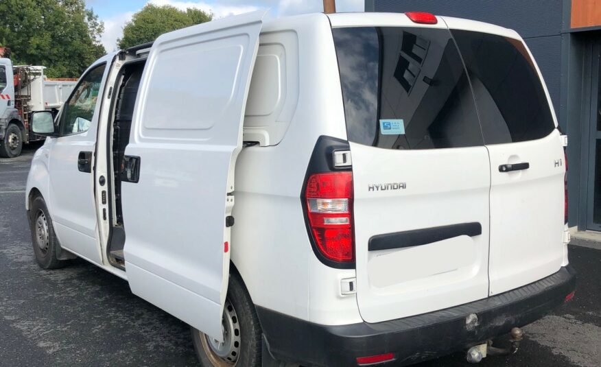 HYUNDAI H-1 FOURGON + CROCHET D’ATTELAGE