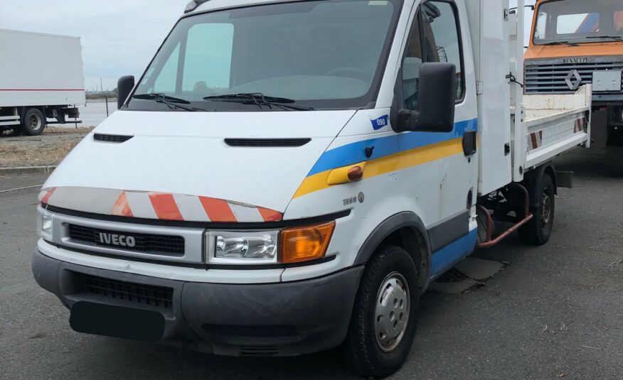 IVECO BENNE 3 PLACES