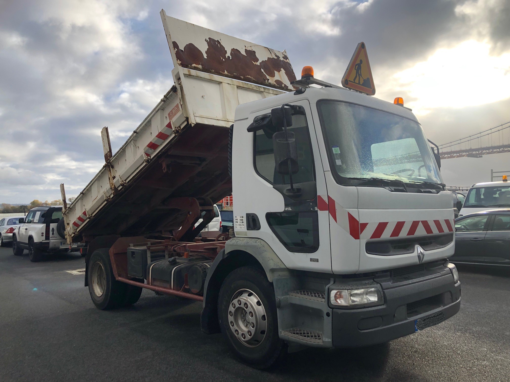 CAMION RENAULT PREMIUM BI-BENNE 210 18/21.5T