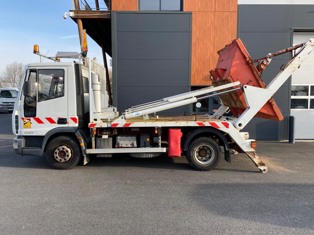 IVECO EUROCARGO 100E18 MULTIBENNE