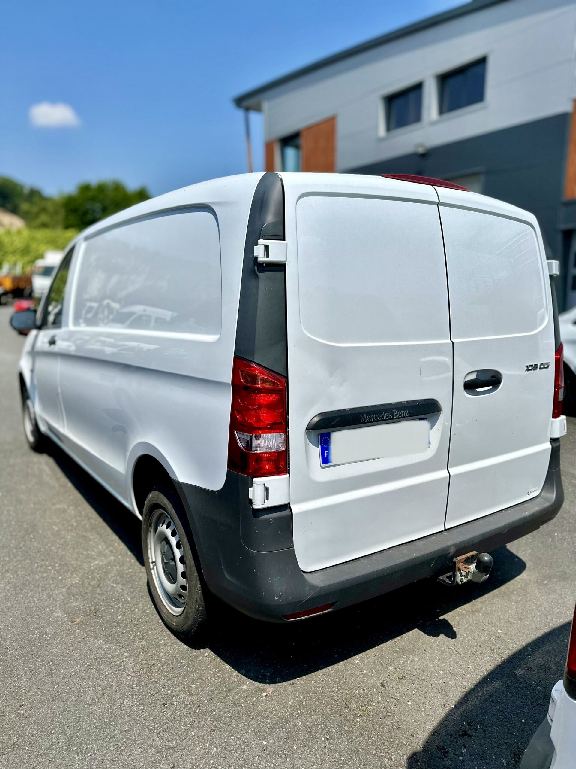 MERCEDES VITO FOURGON COURT 109 DCI  5,5 M3 CROCHET ATTELAGE