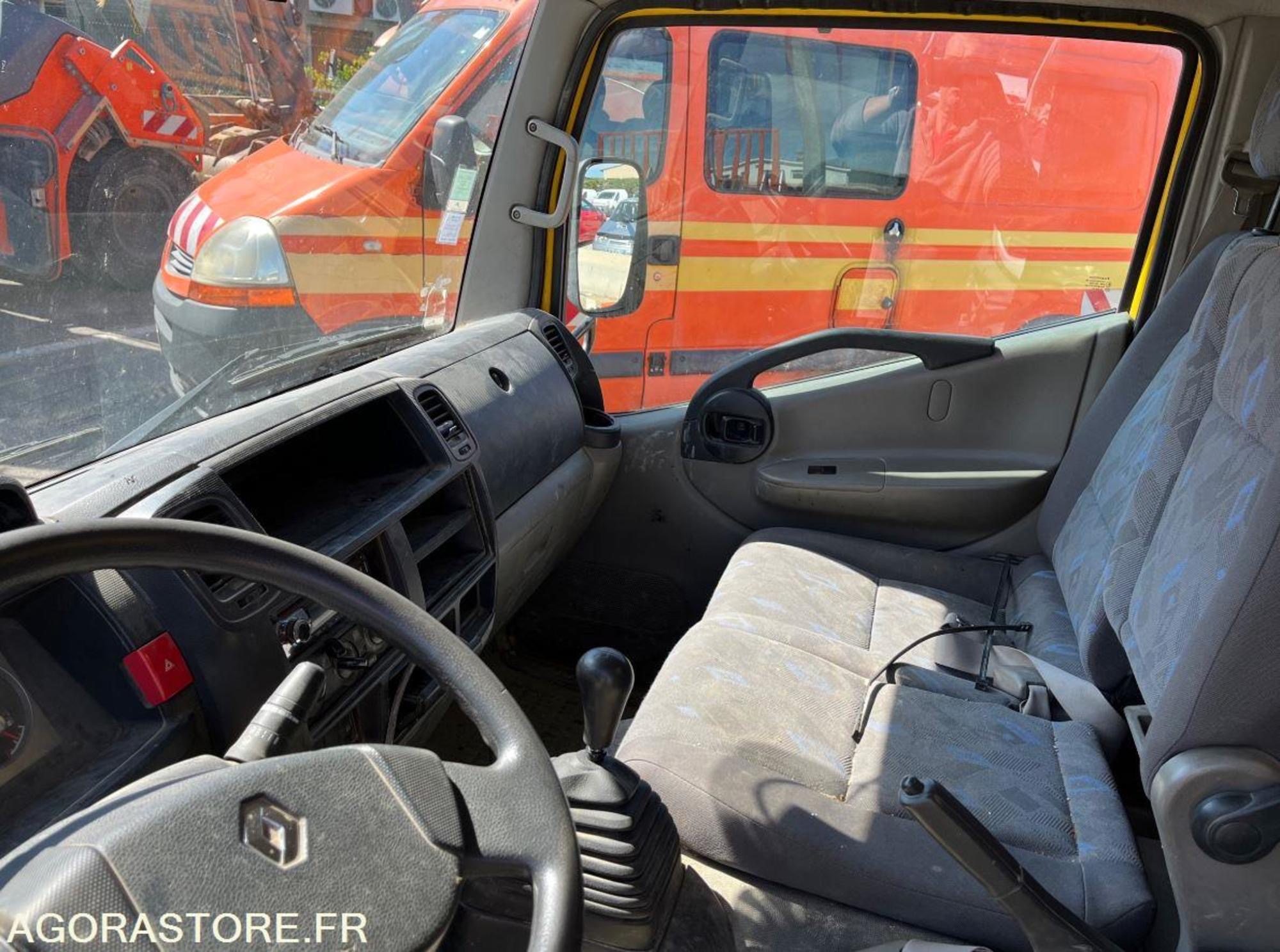 RENAULT FOURGON BENNE MAXITY