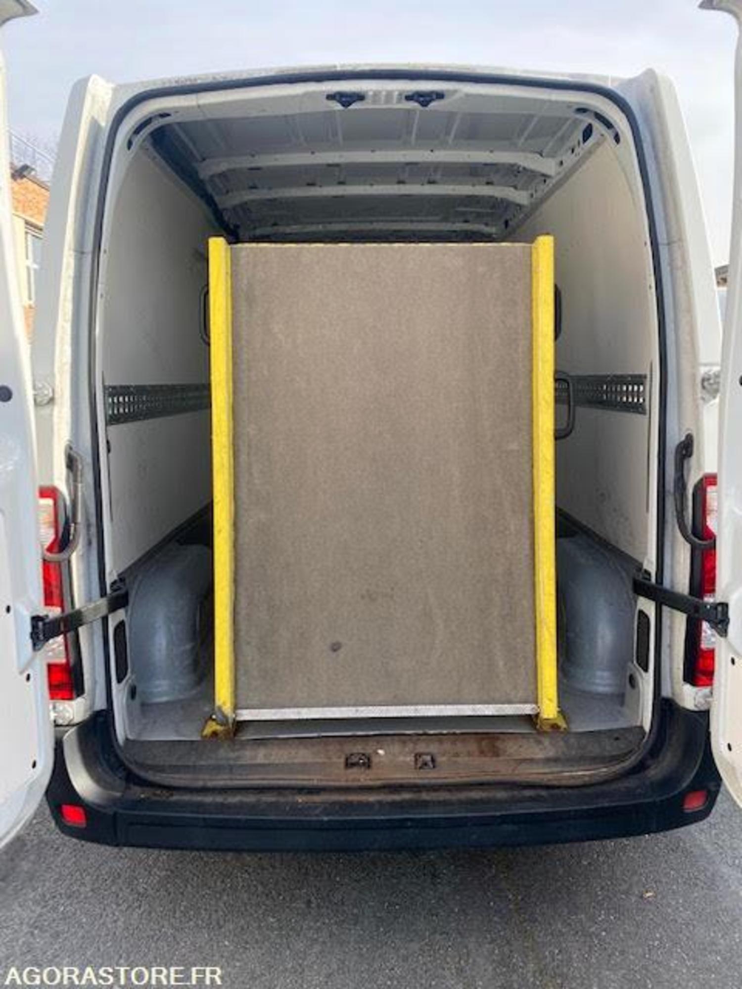 RENAULT MASTER L3H2 AVEC RAMPE 2.3 DCI