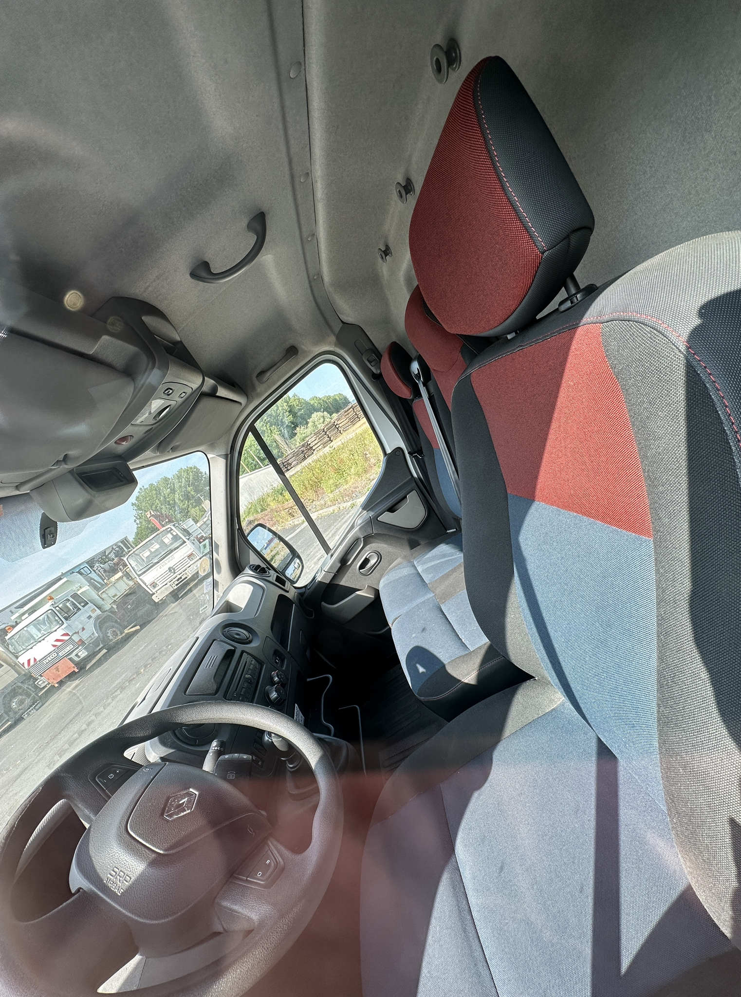 RENAULT MASTER L3H2 AVEC RAMPE 2.3 DCI