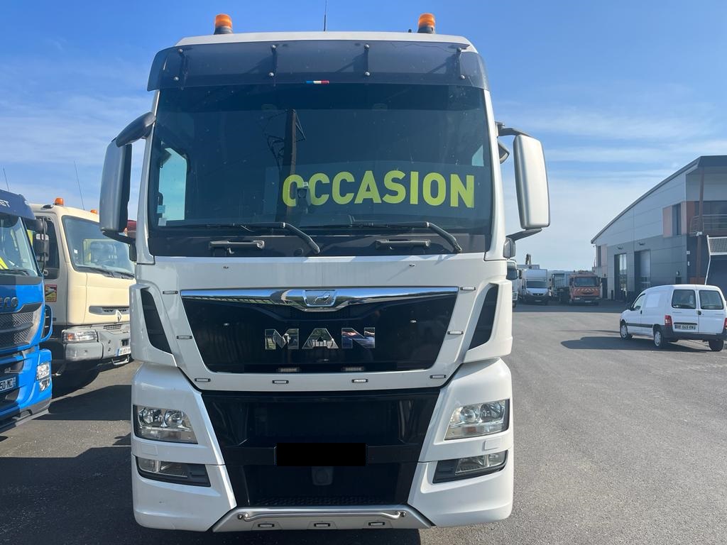 TRACTEUR MAN TGX 33.560