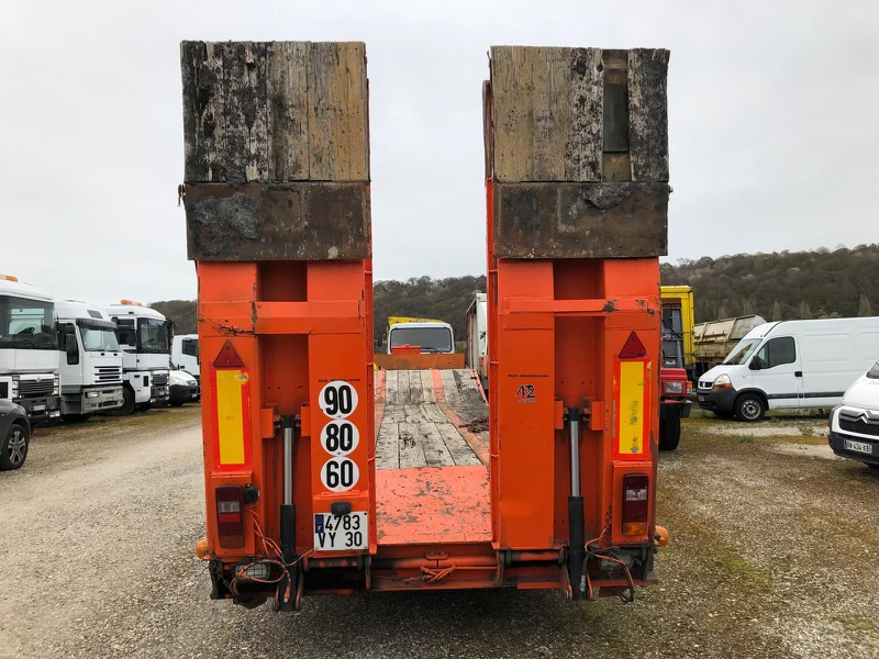 SEMI REMORQUE PORTE ENGINS