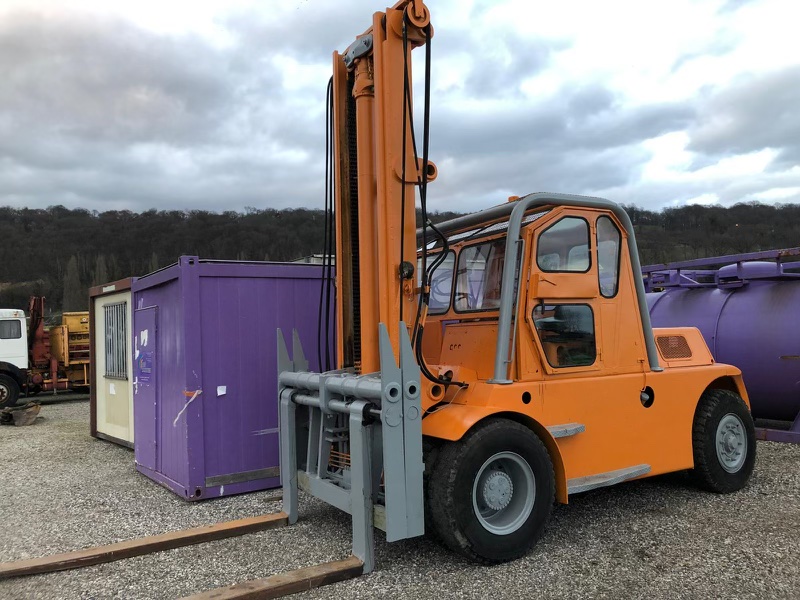 CHARIOT ELEVATEUR CLARK 15T