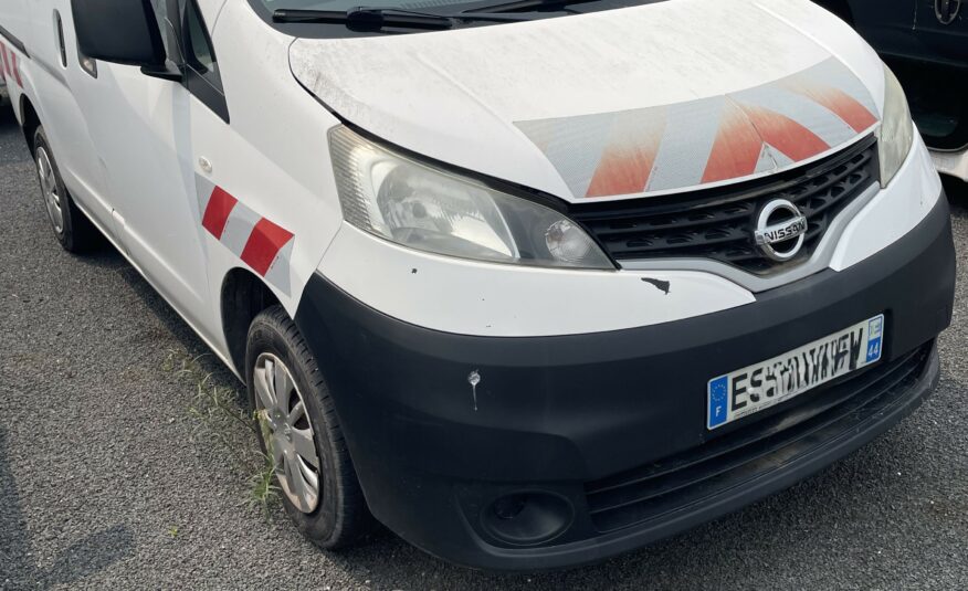 NISSAN FOURGON NV 200