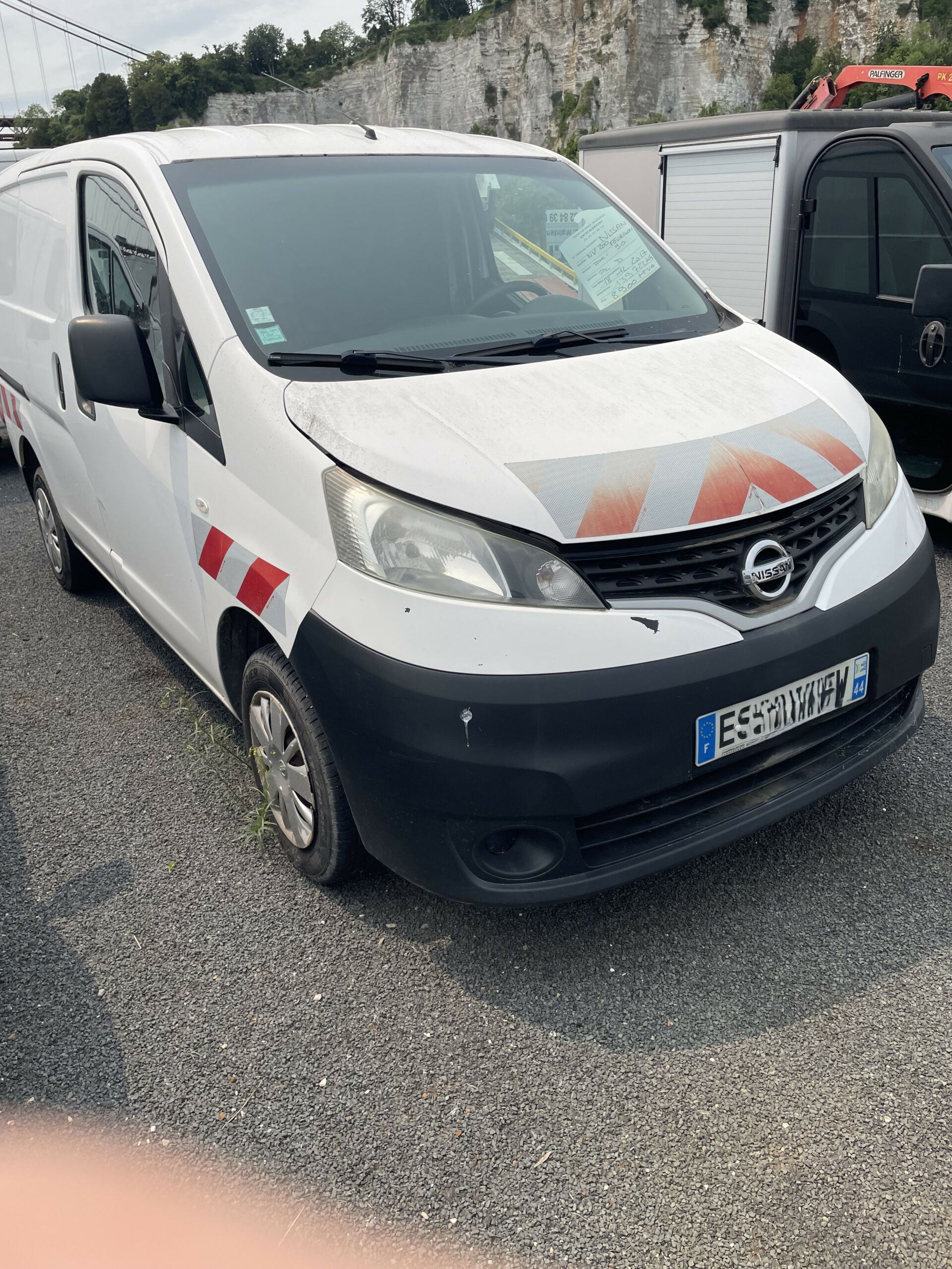 NISSAN FOURGON NV 200