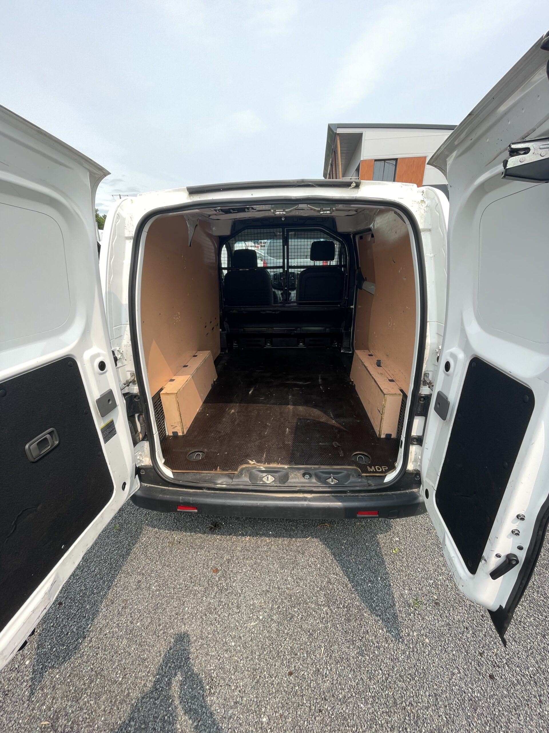 NISSAN FOURGON NV 200